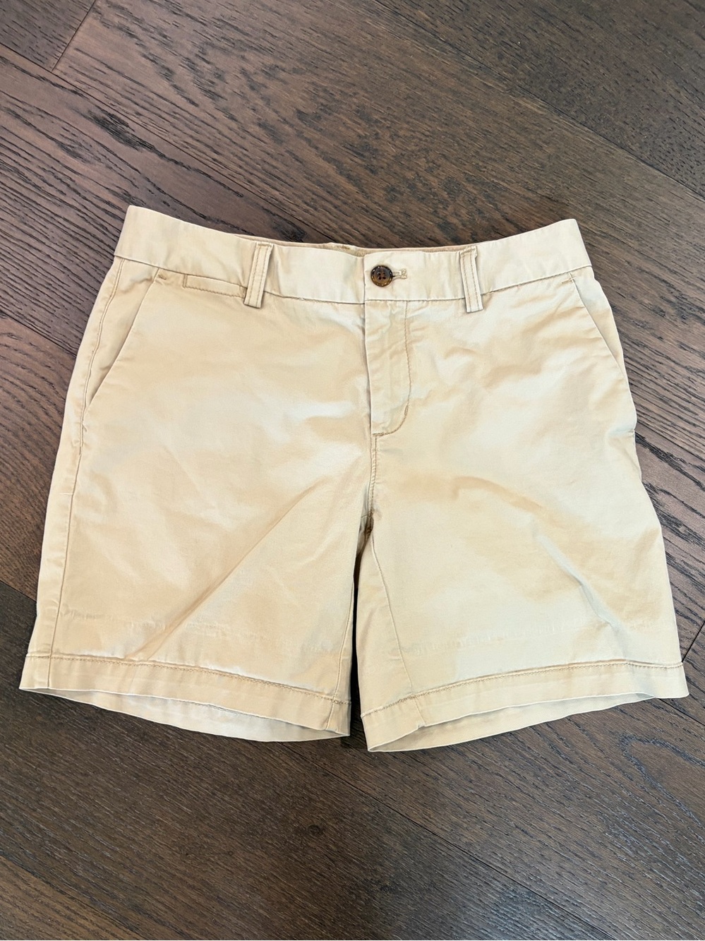 Banana Republic khaki shorts 7 inch inseam. Size 2.